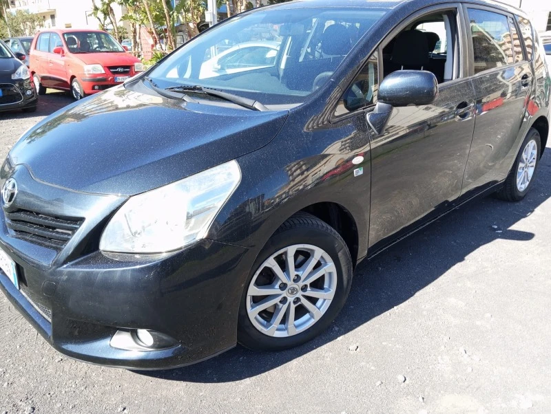 Toyota Corolla verso 2.0  2012, снимка 9 - Автомобили и джипове - 48050309