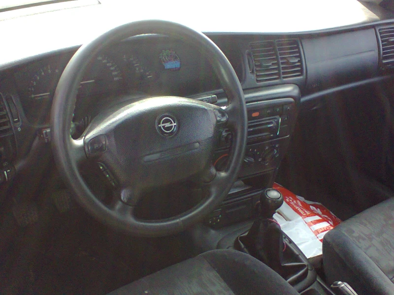 Opel Vectra 2.0 TD-82-коня* KLIMATIK* , снимка 10 - Автомобили и джипове - 48018619