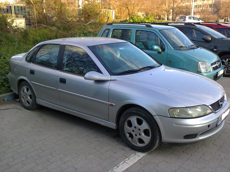 Opel Vectra 2.0 TD-82-коня* KLIMATIK* , снимка 2 - Автомобили и джипове - 48018619