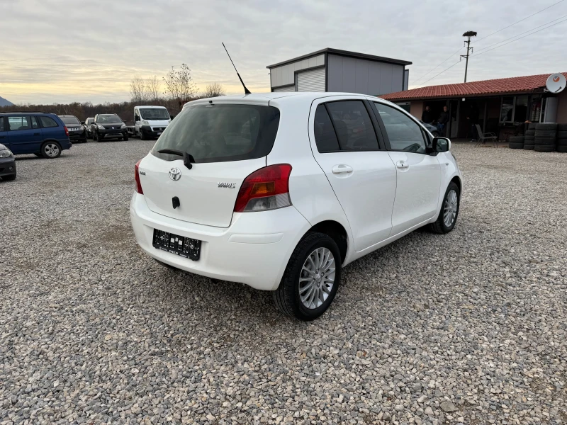 Toyota Yaris 1.33-101PS-6 ск, снимка 5 - Автомобили и джипове - 48102318