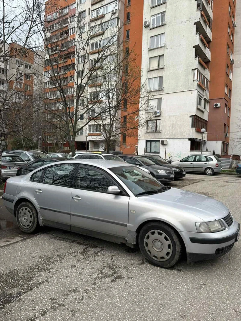 VW Passat, снимка 5 - Автомобили и джипове - 49534781