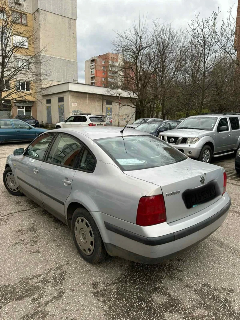 VW Passat, снимка 6 - Автомобили и джипове - 49534781