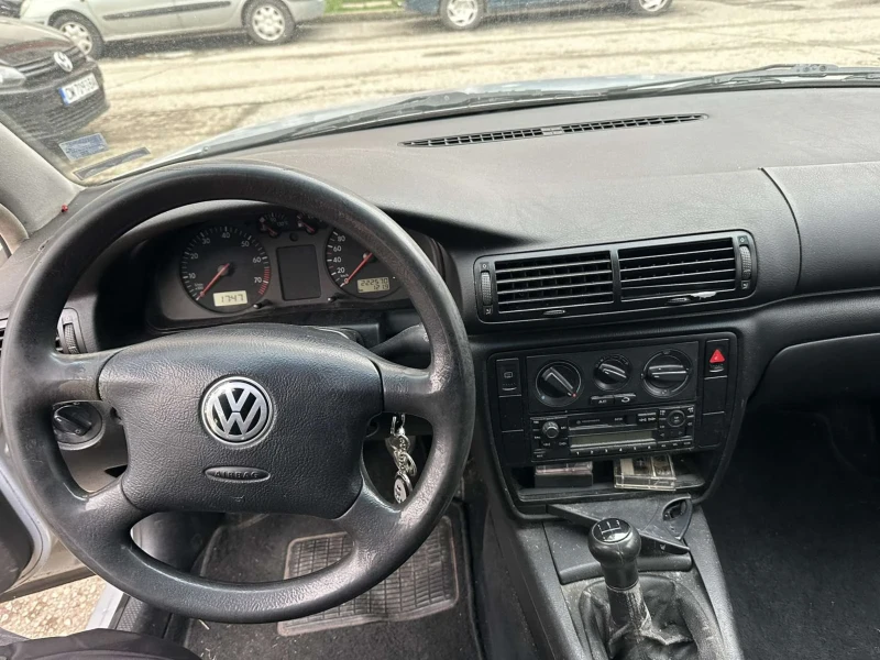 VW Passat, снимка 8 - Автомобили и джипове - 49534781