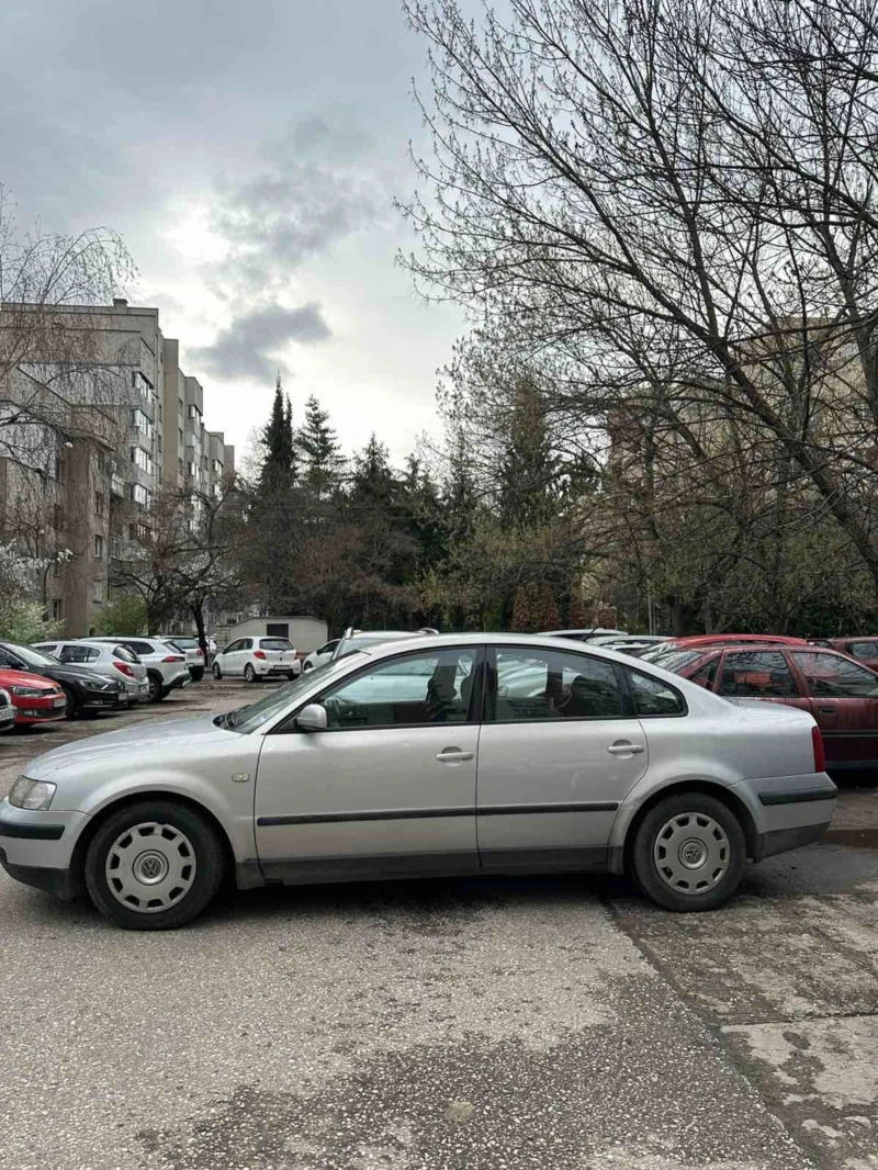 VW Passat, снимка 4 - Автомобили и джипове - 49534781