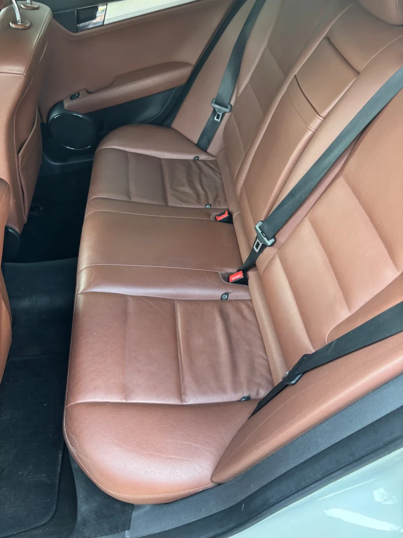 Mercedes-Benz C 220, снимка 8 - Автомобили и джипове - 52675865