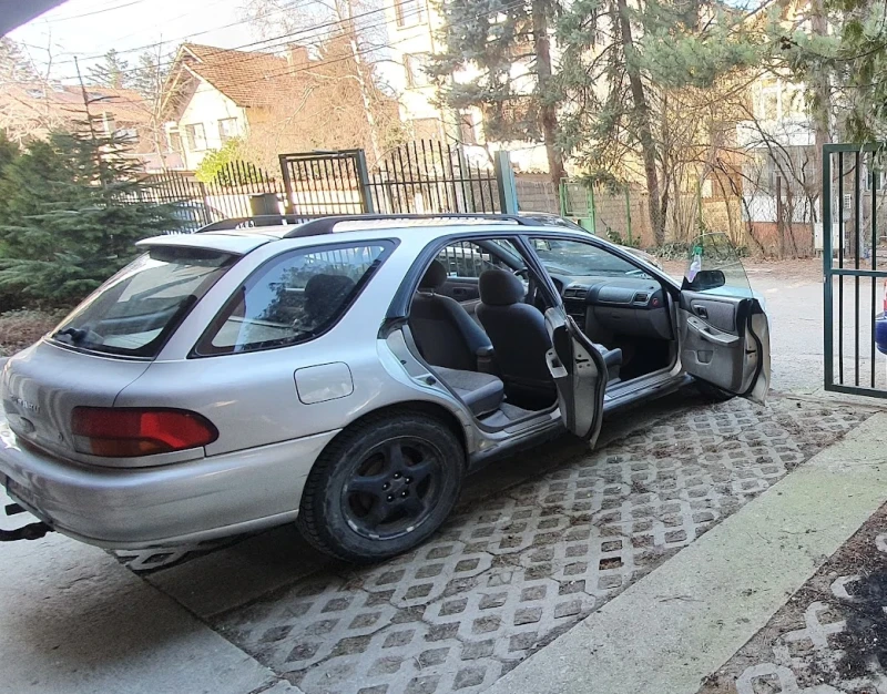 Subaru Impreza 1.6 AWD ГАЗ, снимка 4 - Автомобили и джипове - 53560738