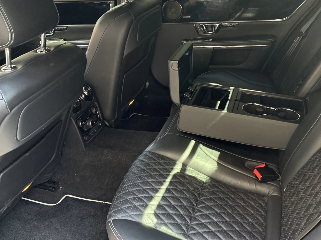 Jaguar Xj CARFAX* АВТОФИНАНСИРАНЕ* БЕЗ ПЪРВОНАЧАЛНА ВНОСКА*  - изображение 8