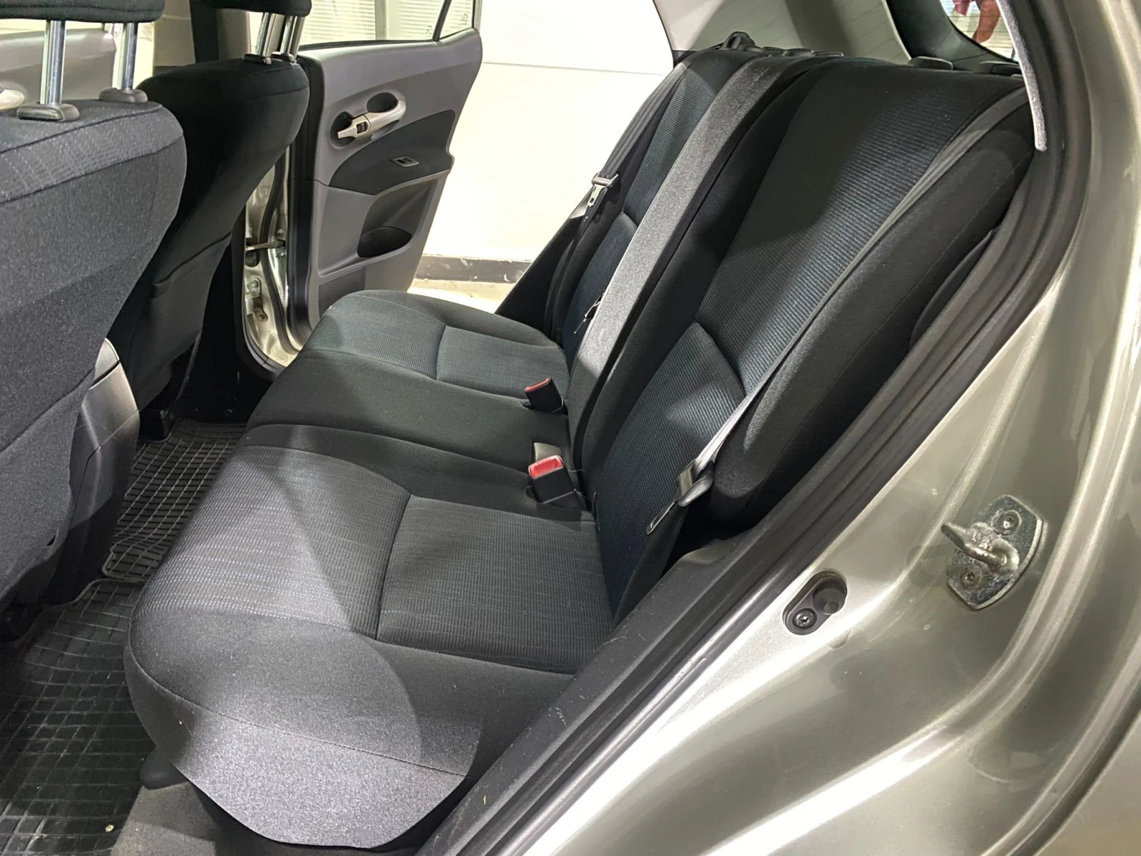 Toyota Auris 1.4 D-4D 90hp - изображение 10