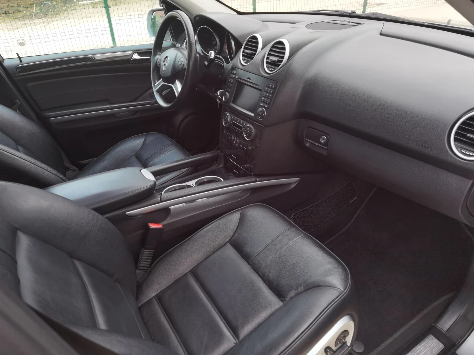 Mercedes-Benz ML 550  - изображение 7