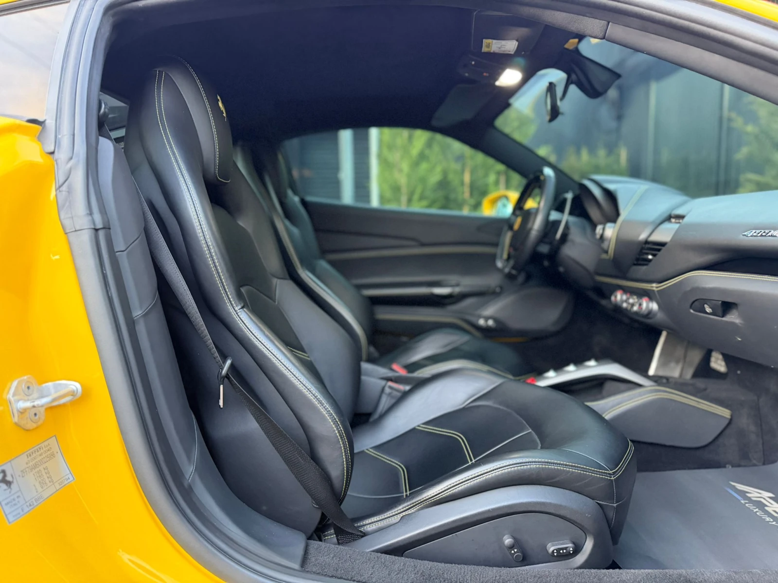 Ferrari 488 GTB, снимка 13 - Автомобили и джипове - 53786001