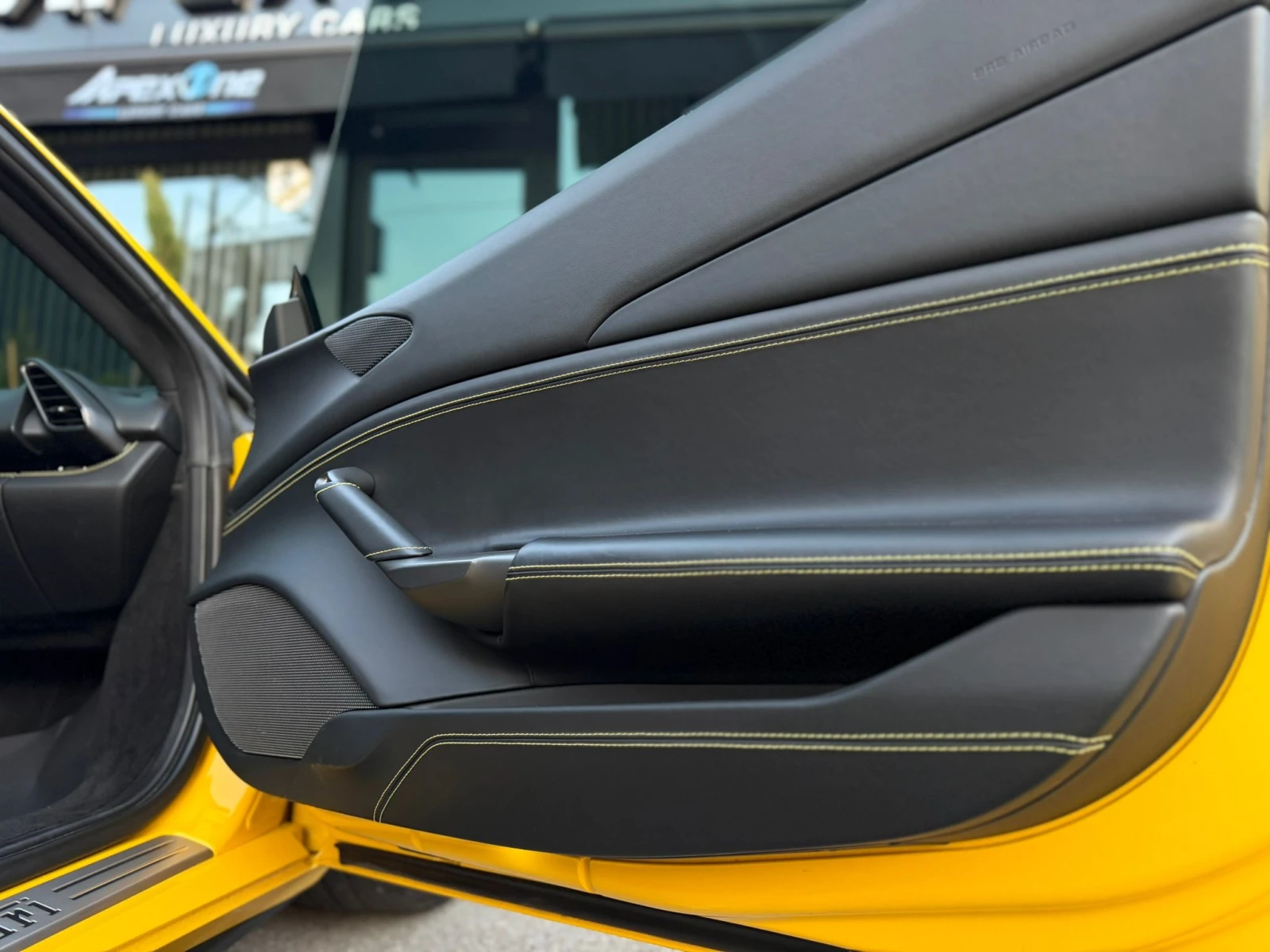 Ferrari 488 GTB, снимка 15 - Автомобили и джипове - 53786001