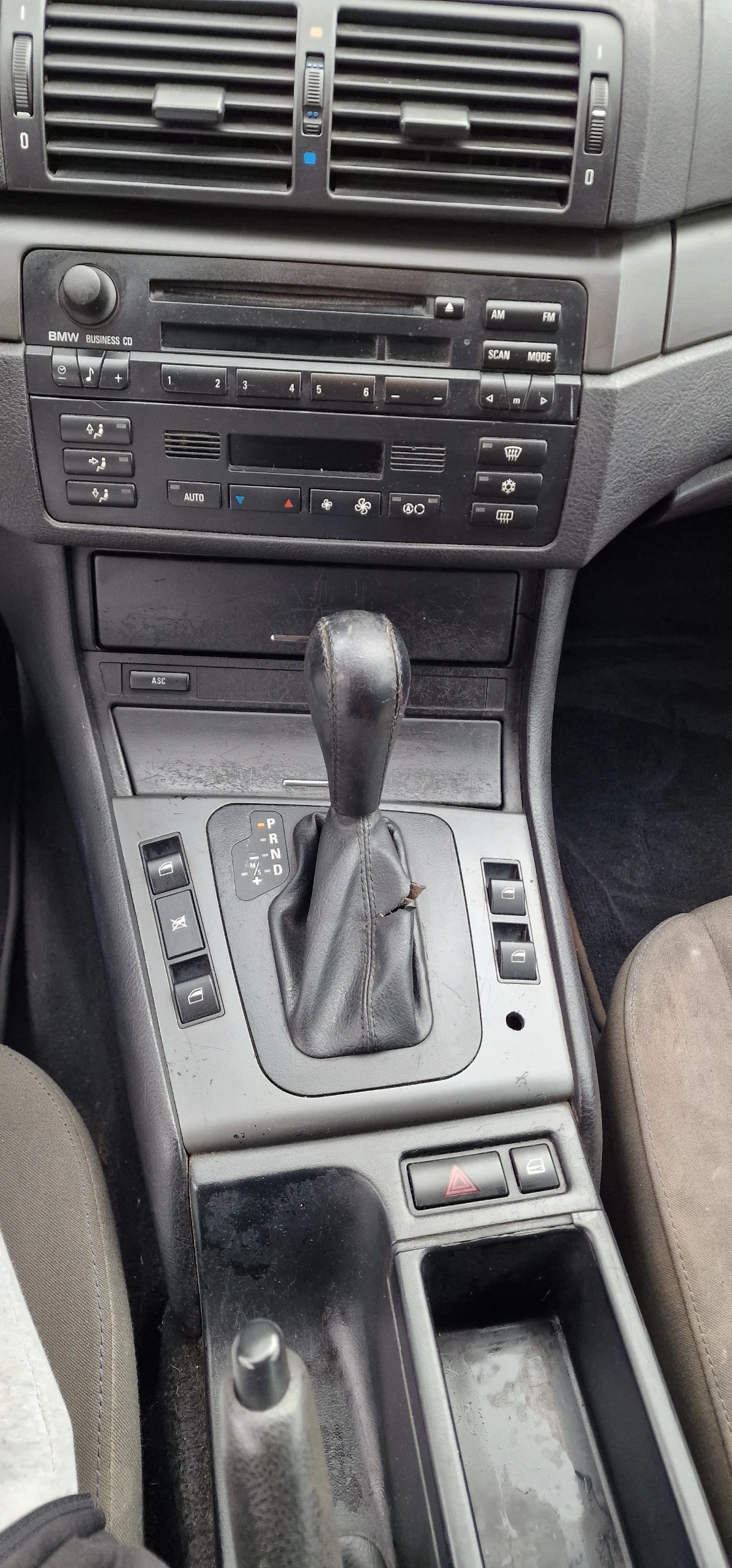 BMW 320, снимка 7 - Автомобили и джипове - 53805427