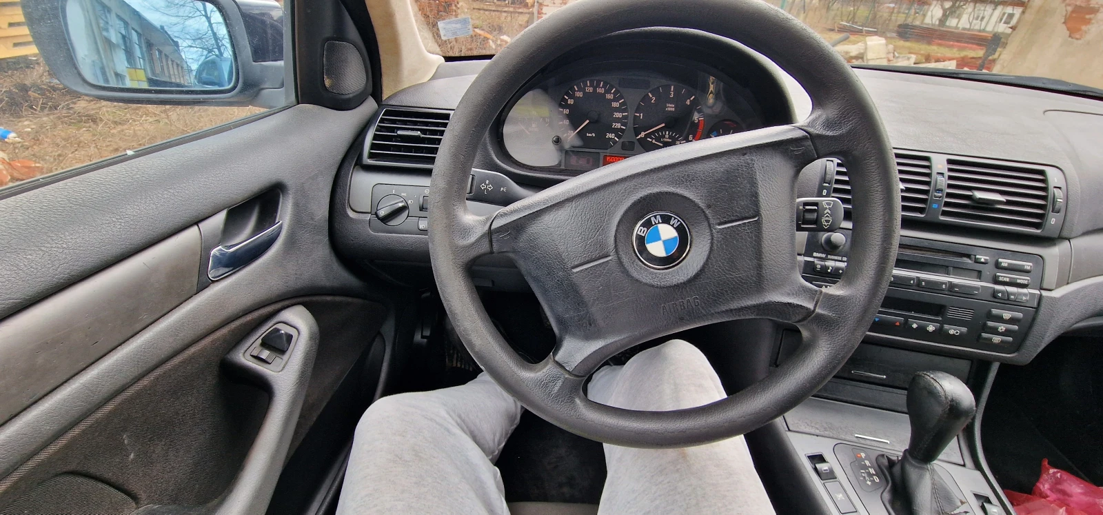 BMW 320, снимка 10 - Автомобили и джипове - 53805427