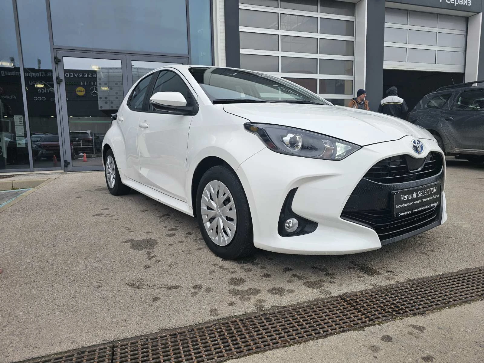 Toyota Yaris 1.4 Hybrid 92 hp, снимка 2 - Автомобили и джипове - 53986362