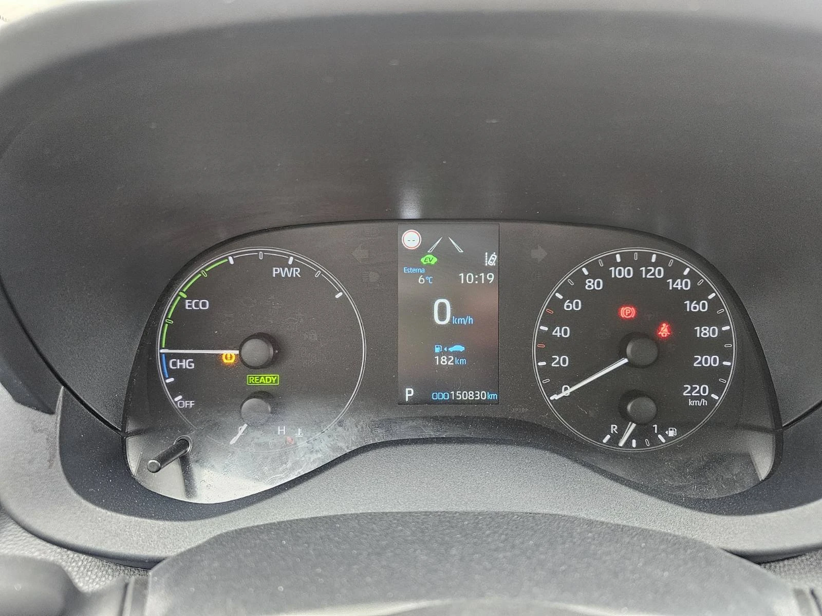 Toyota Yaris 1.4 Hybrid 92 hp, снимка 8 - Автомобили и джипове - 53986362