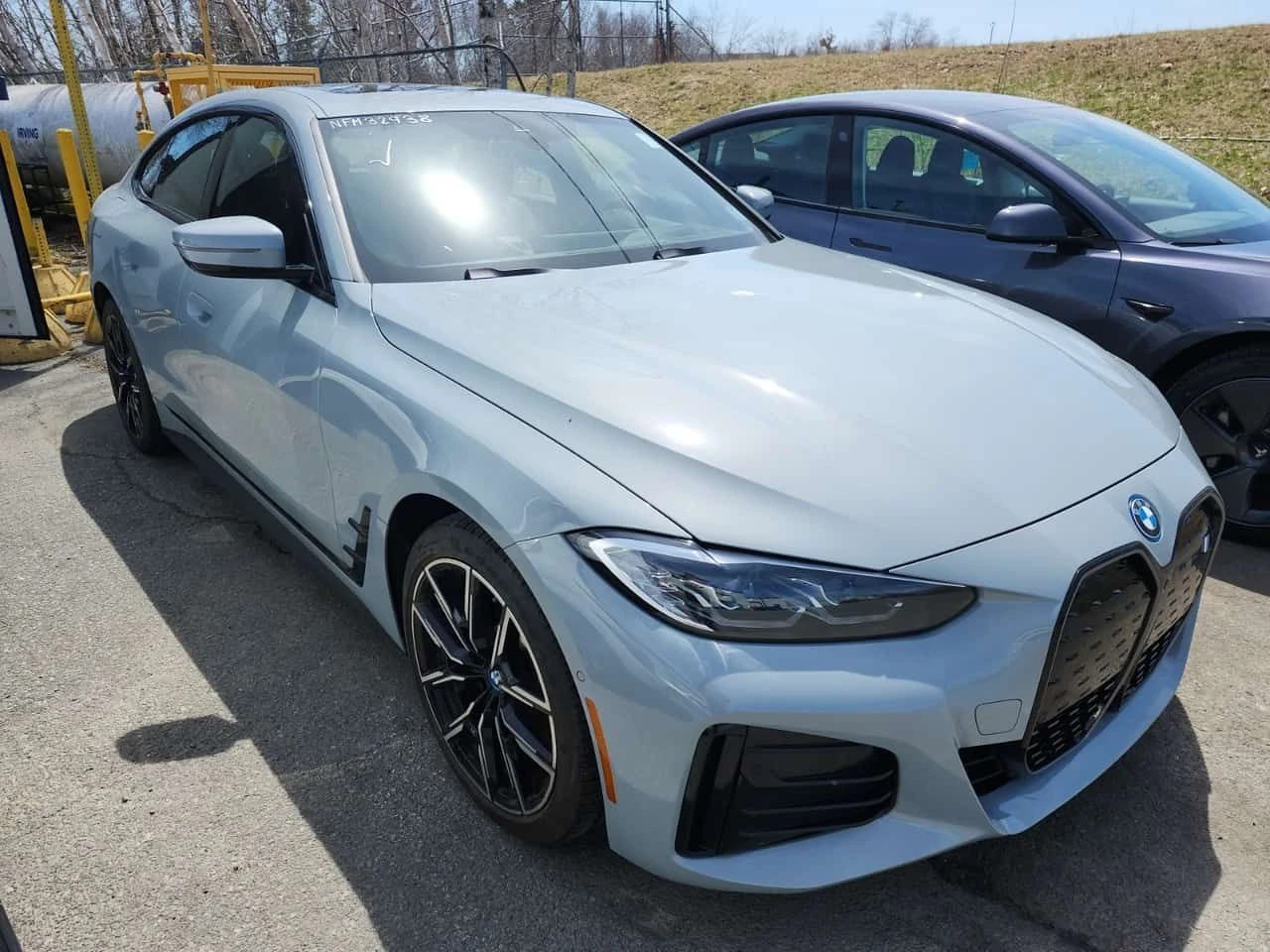 BMW i4 EDRIVE40/CARFAX/ШИБИДАХ/ПОДГРЕВИ, снимка 2 - Автомобили и джипове - 54445029