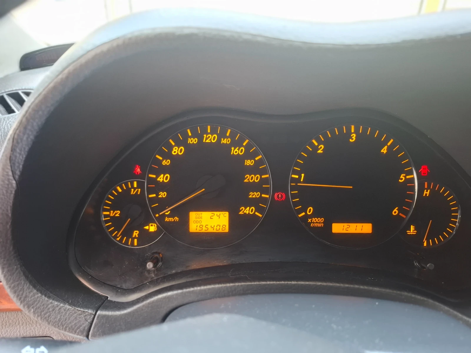Toyota Avensis, снимка 8 - Автомобили и джипове - 54726050
