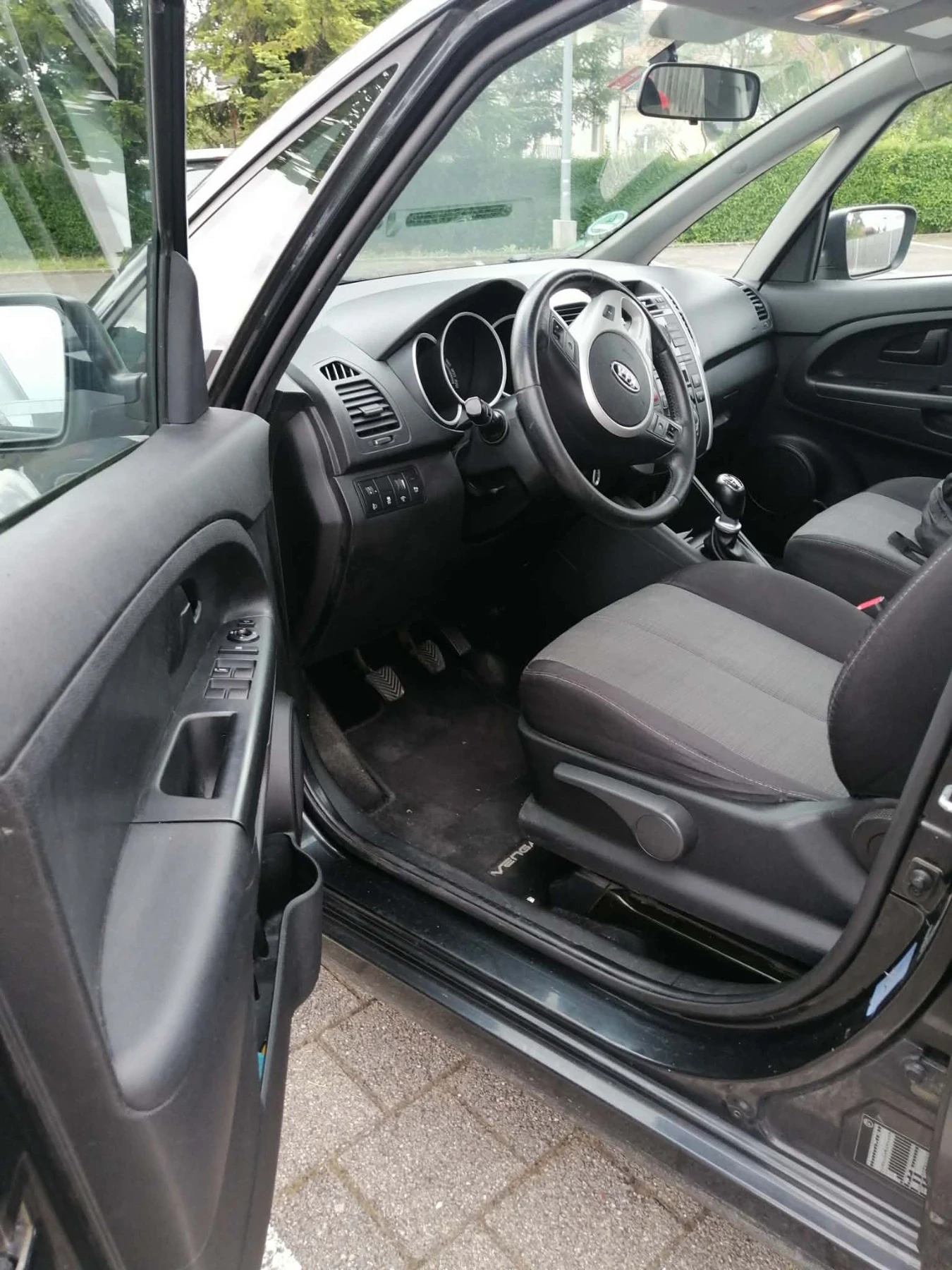 Kia Venga, снимка 14 - Автомобили и джипове - 54837572