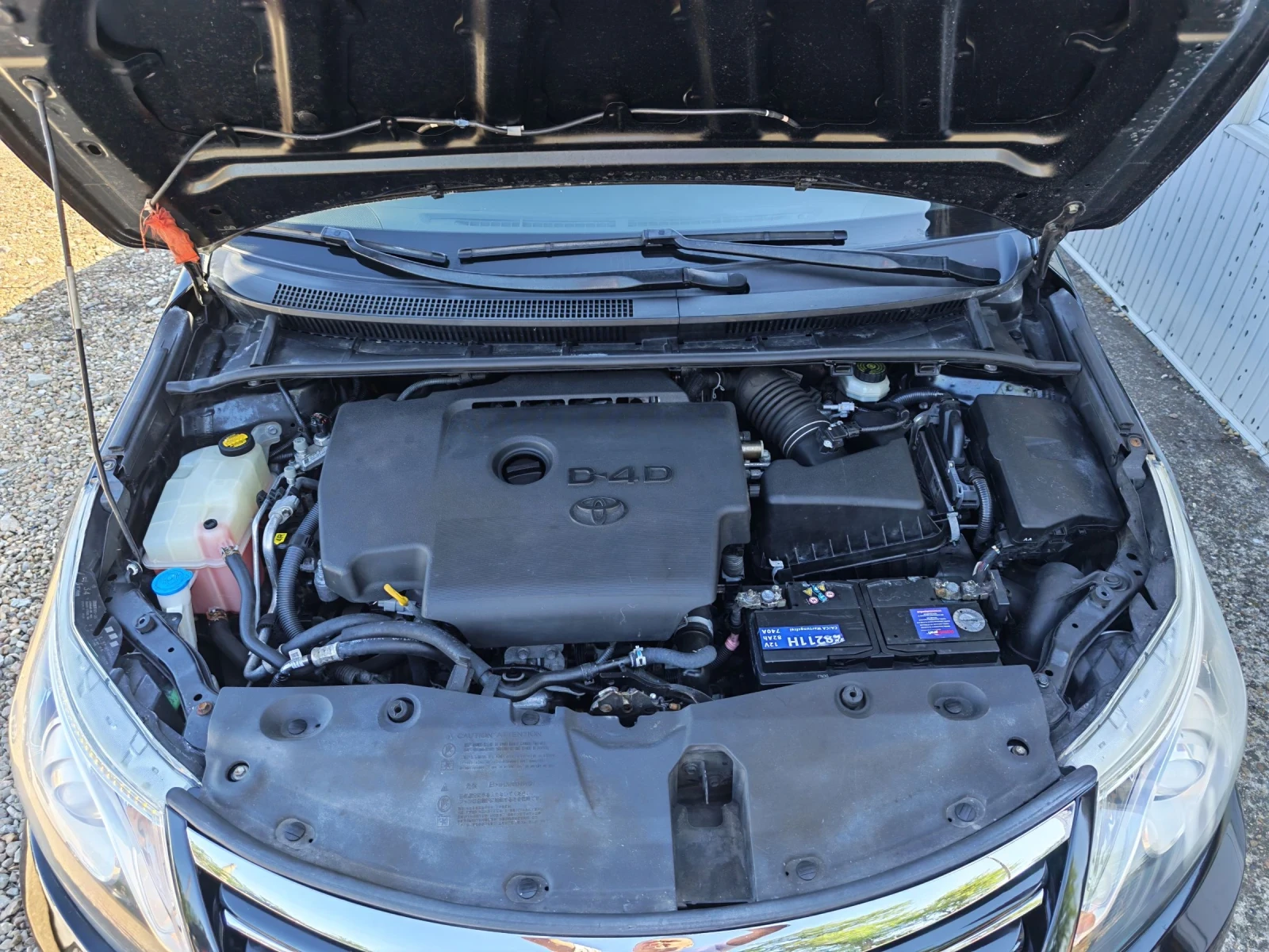 Toyota Avensis 2.0 d4d 125k. НАВИ, КОЖА, КСЕНОН, ТОП!!!, снимка 17 - Автомобили и джипове - 55034944