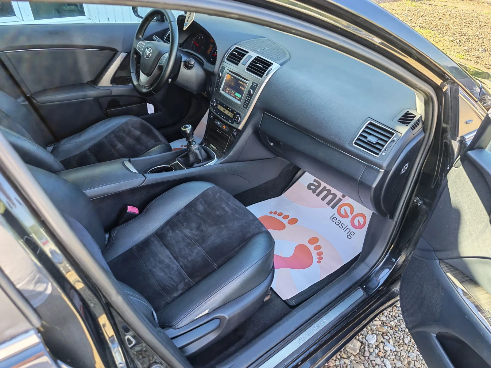 Toyota Avensis 2.0 d4d 125k. НАВИ, КОЖА, КСЕНОН, ТОП!!!, снимка 10 - Автомобили и джипове - 55034944
