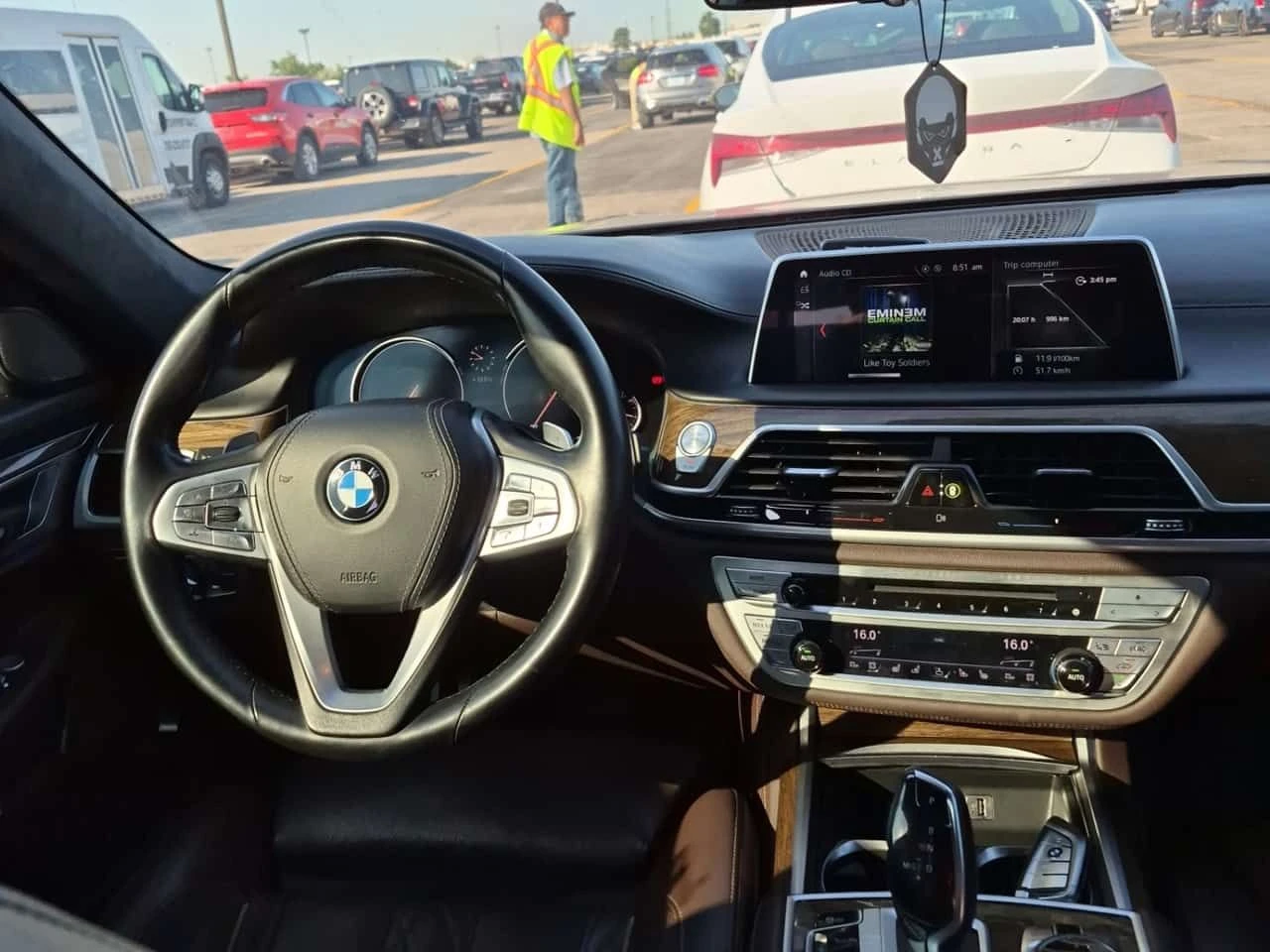 BMW 750 750I XDRIVE * CARFAX * ФИНАНСИРАНЕ, снимка 10 - Автомобили и джипове - 55563713