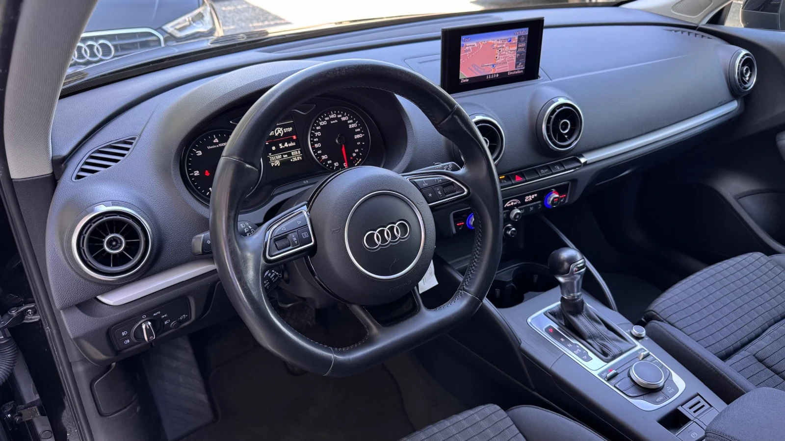 Audi A3 2.0TDI 150кс S-Tronic* Sport* DISTRONIC* , снимка 12 - Автомобили и джипове - 55812128