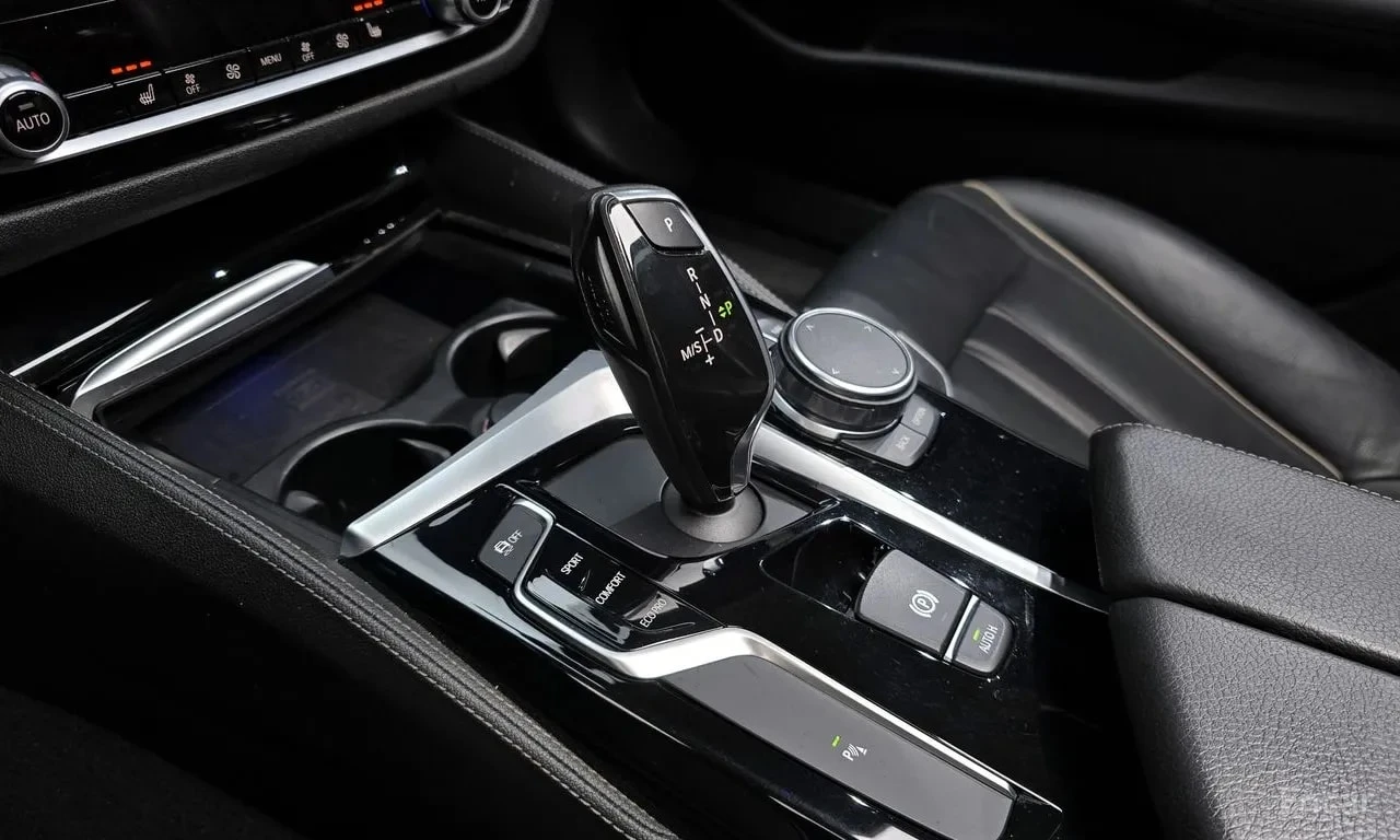 BMW 520 * АВТОКРЕДИТ БЕЗ ПЪРВОНАЧАЛНА ВНОСКА, снимка 9 - Автомобили и джипове - 56118274