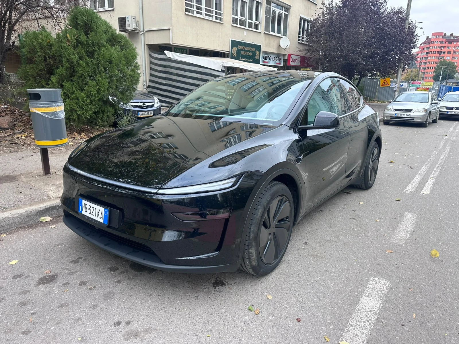 Tesla Model Y Juniper Longe Range 4x4 Premium, снимка 8 - Автомобили и джипове - 56565925