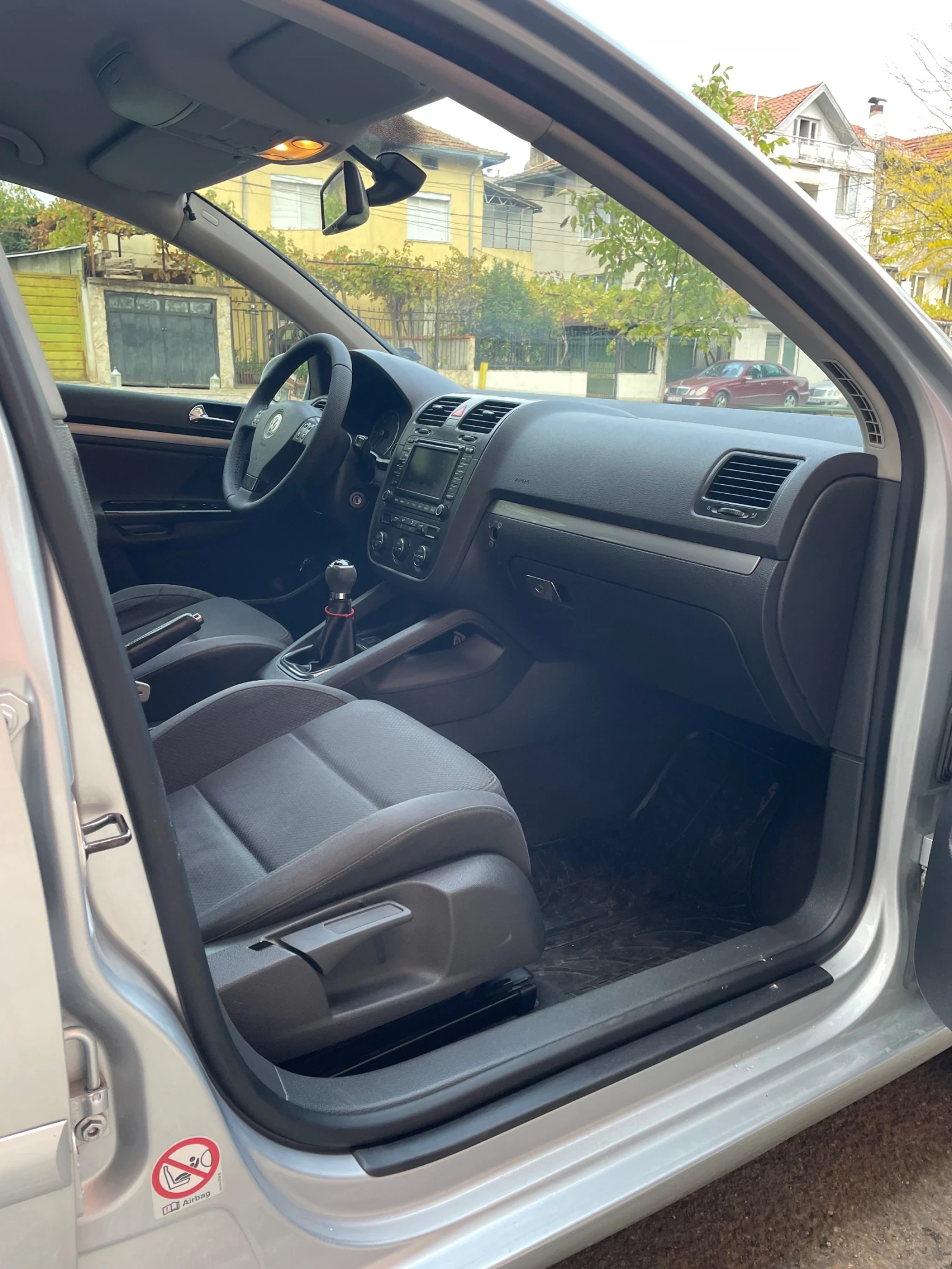 VW Golf 2.0 TDI 140 кс 6 ск, снимка 7 - Автомобили и джипове - 56733054