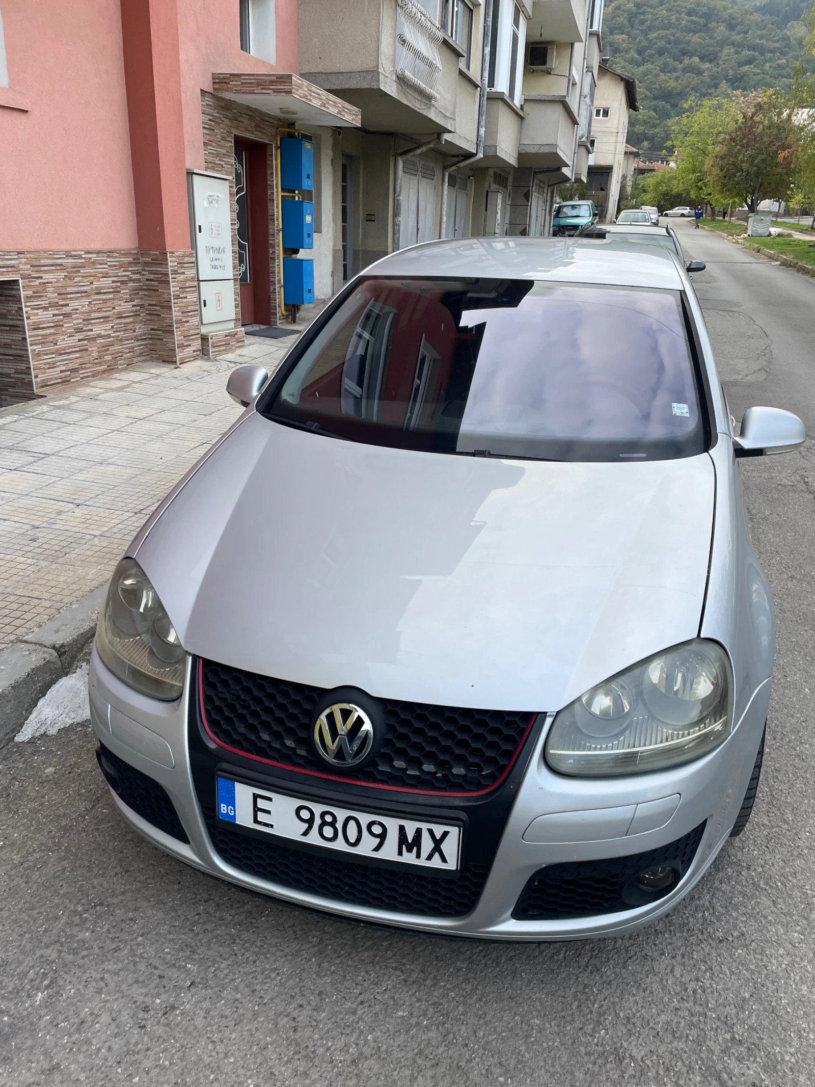 VW Golf 2.0 TDI 140 кс 6 ск, снимка 2 - Автомобили и джипове - 56733054