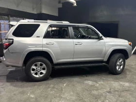 Toyota 4runner * 4WD * CARFAX * ОПЦИЯ ЗА ФИНАНСИРАНЕ , снимка 3
