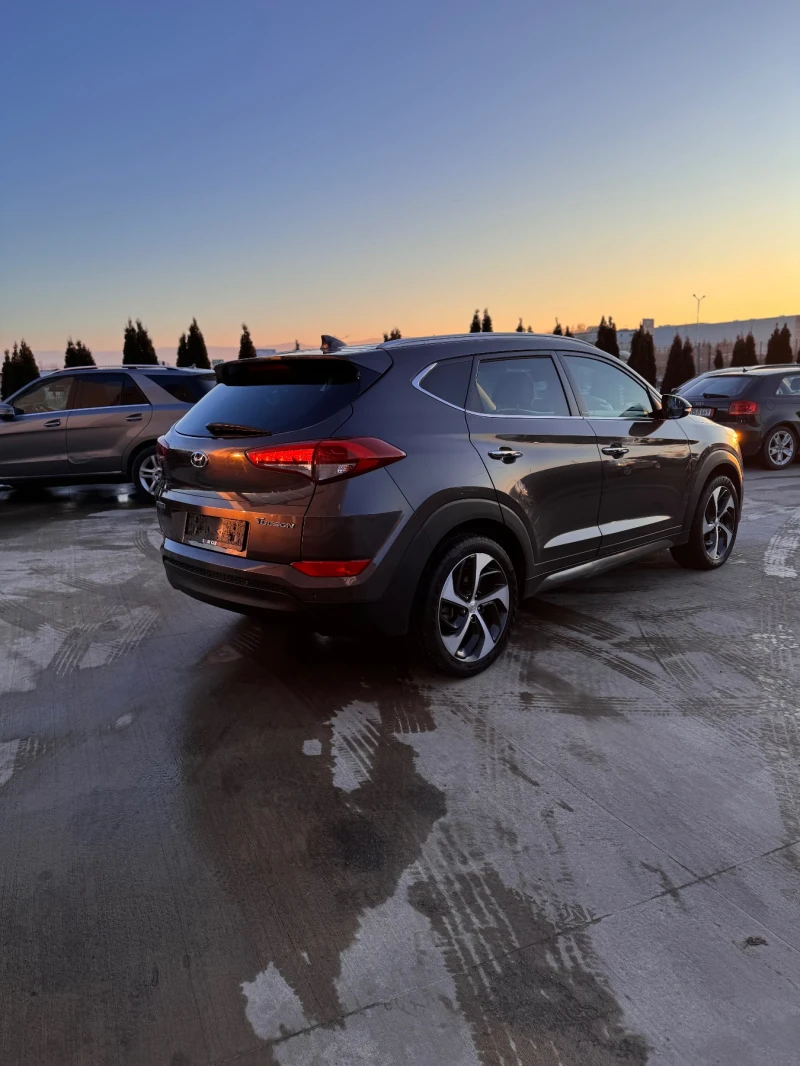 Hyundai Tucson * 1.7CRDI* СЕРВИЗНА ИСТОРИЯ* АВТОМАТИК* , снимка 6 - Автомобили и джипове - 48452141