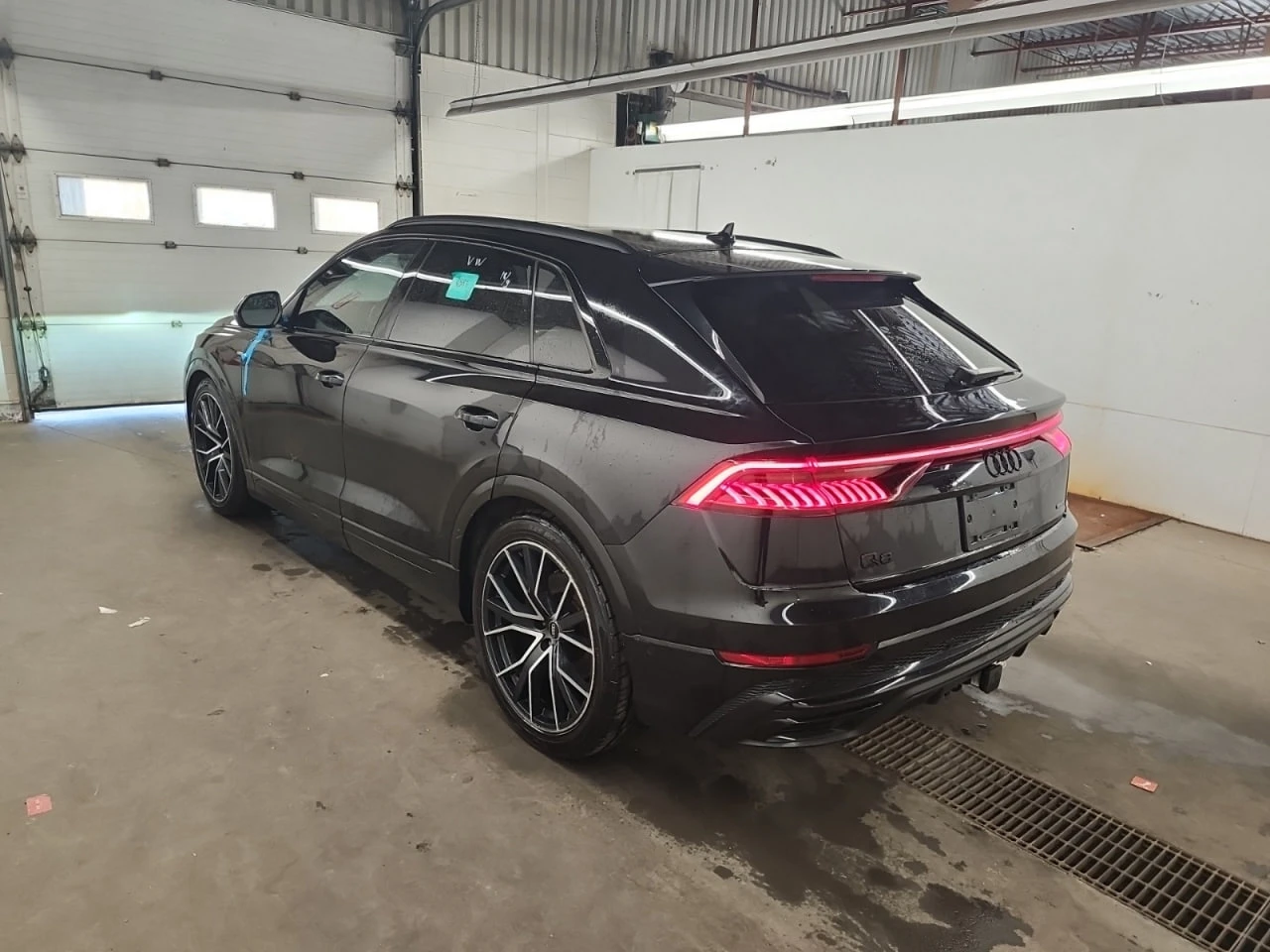 Audi Q8 * АВТО КРЕДИТ* ЦЕНА ДО БГ * СЕРВИЗНА ИСТОРИЯ *  - изображение 4