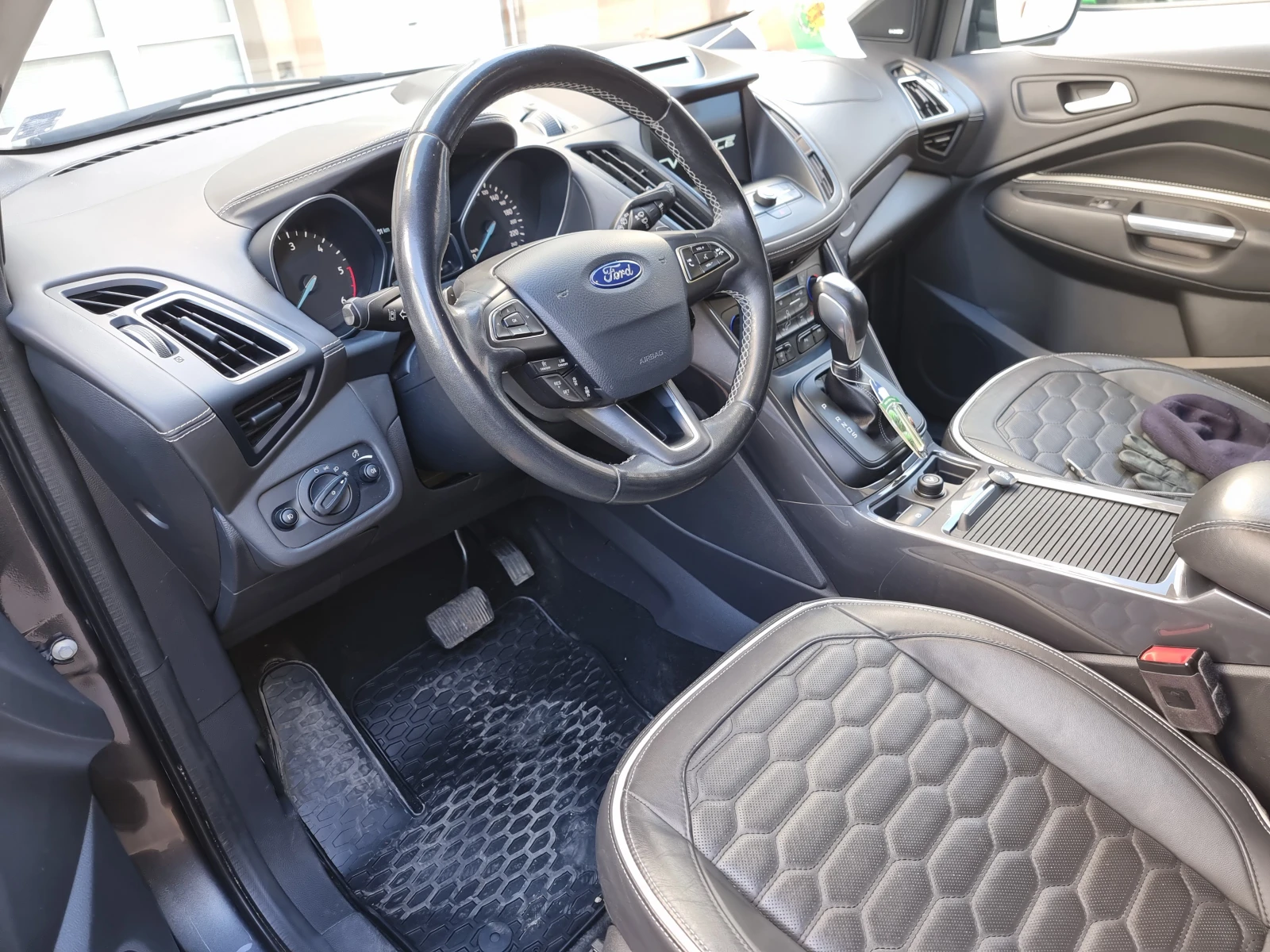 Ford Kuga  Vignale AWD 4x4 Automatic Full Extras - изображение 7