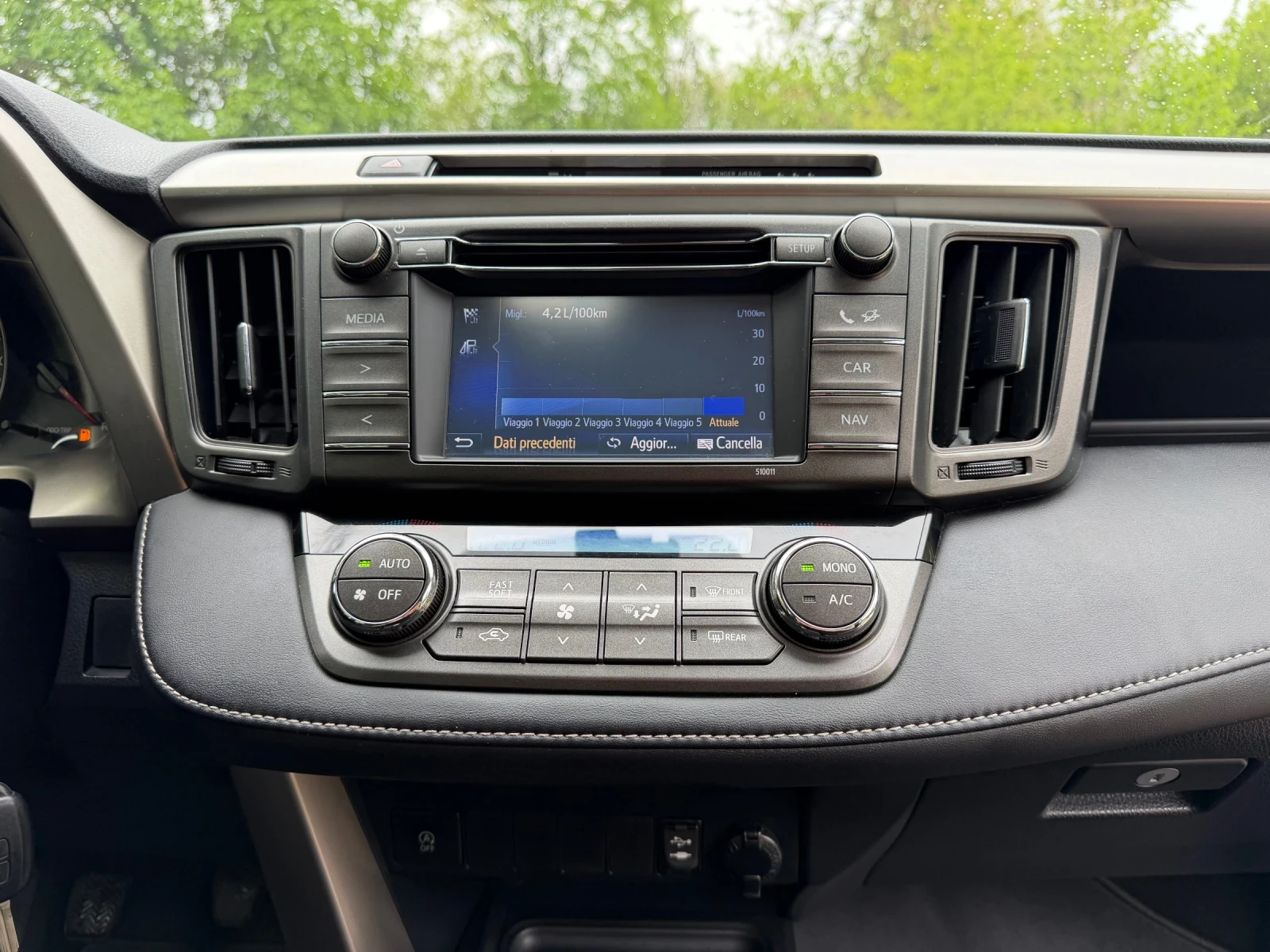 Toyota Rav4 2.0D 122кс Нави Кам 6-ск 3-ключа 14г История.LED, снимка 16 - Автомобили и джипове - 53714090
