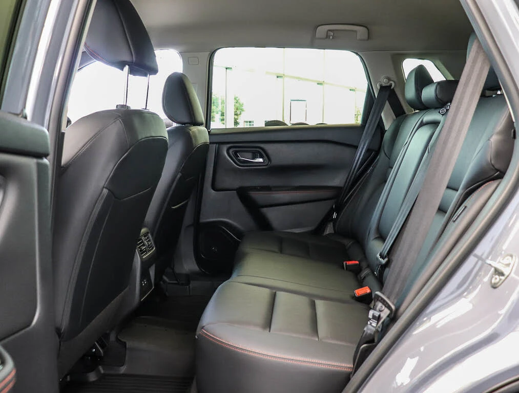 Nissan Rogue Rock Creek AWD, снимка 17 - Автомобили и джипове - 54227122