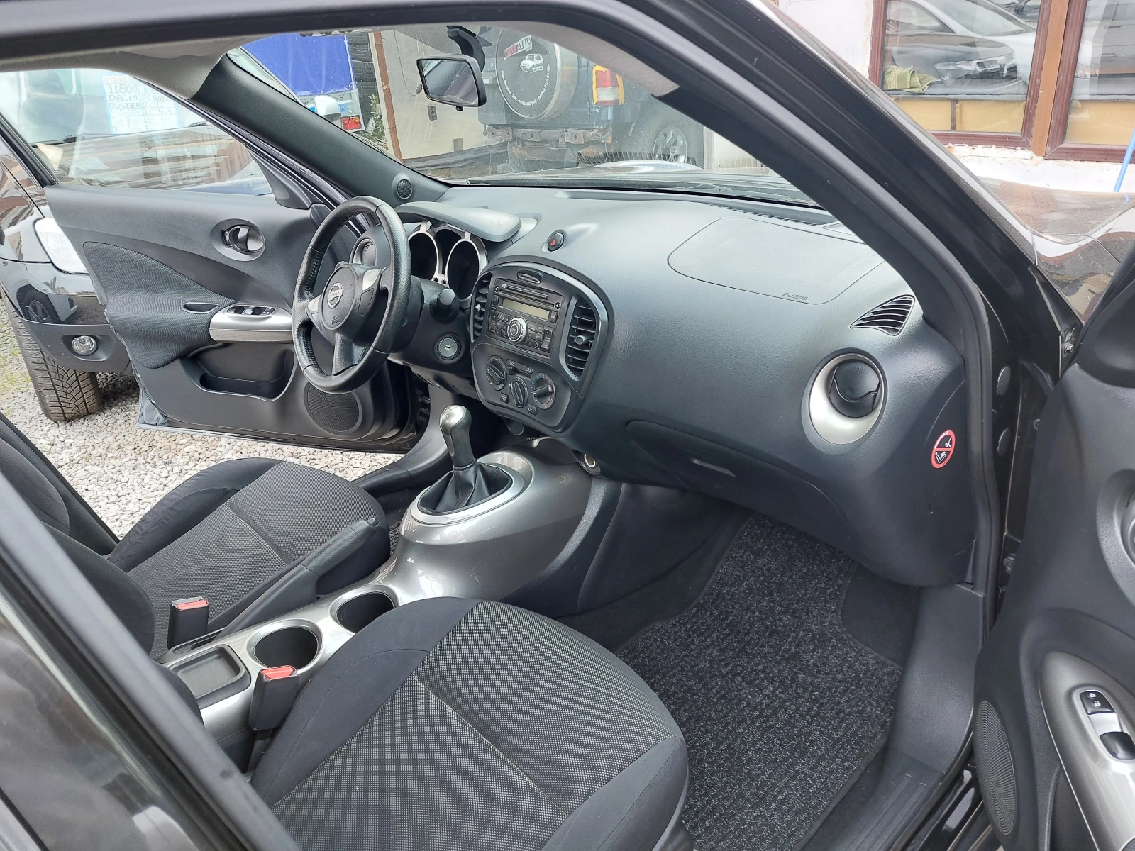Nissan Juke 1.6i, снимка 15 - Автомобили и джипове - 55112031