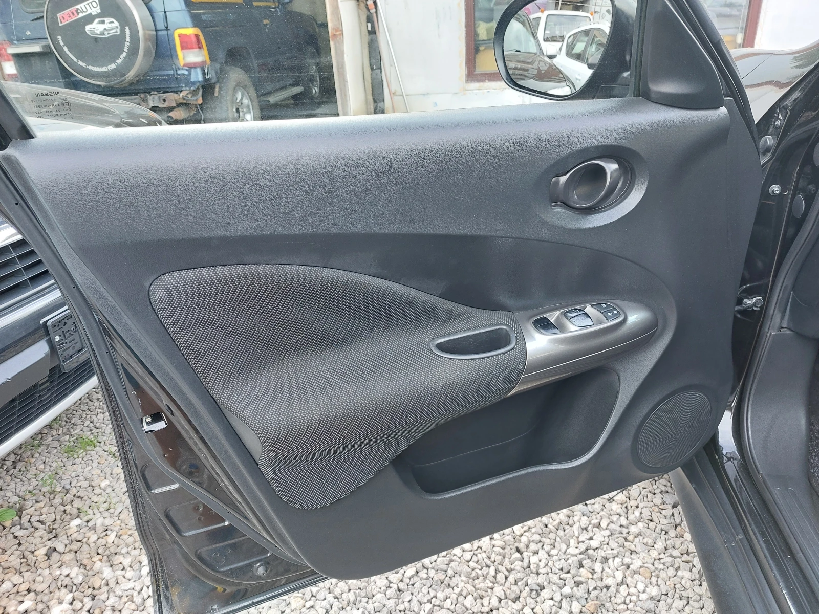 Nissan Juke 1.6i, снимка 17 - Автомобили и джипове - 55112031