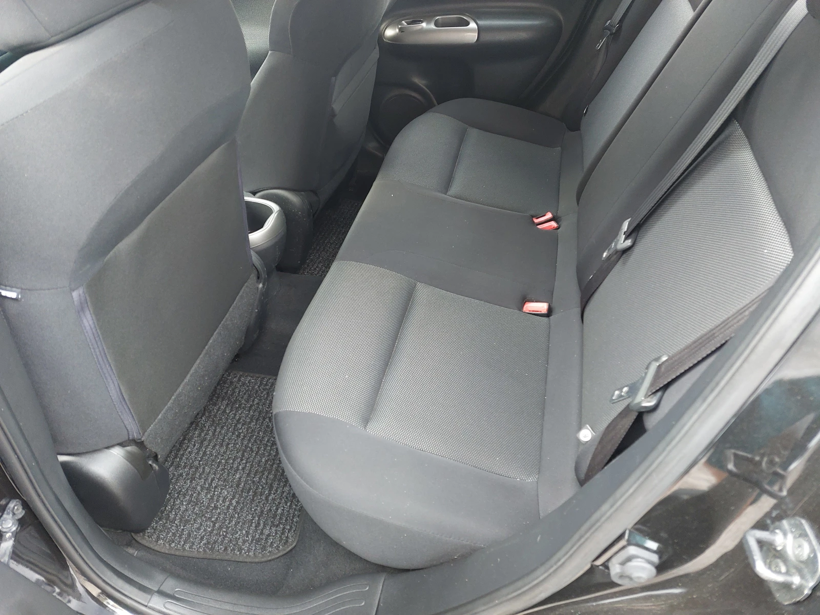 Nissan Juke 1.6i, снимка 14 - Автомобили и джипове - 55112031