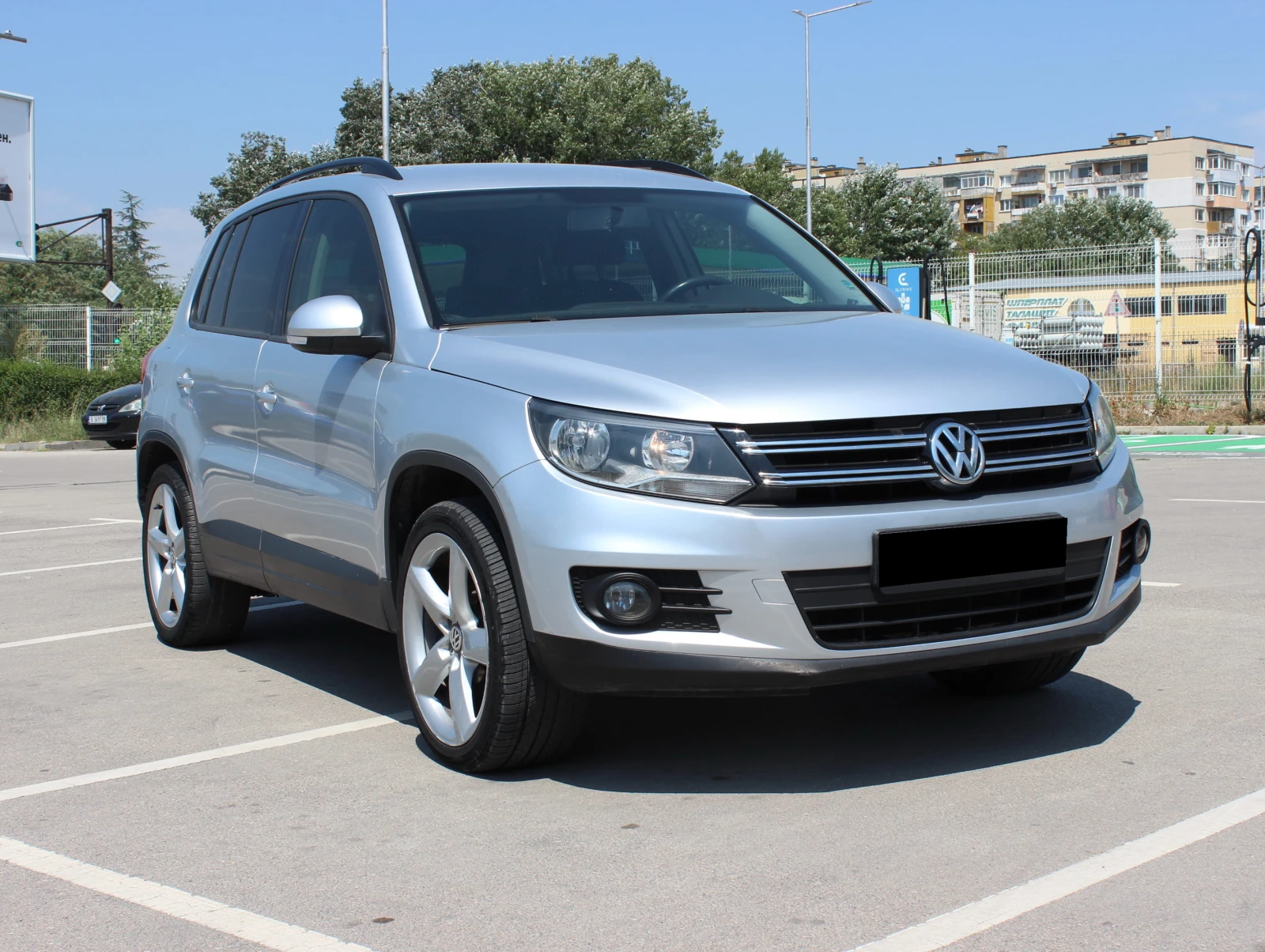 VW Tiguan 2.0 TDI EURO 5B С РЕГИСТРАЦИЯ   , снимка 3 - Автомобили и джипове - 55541854