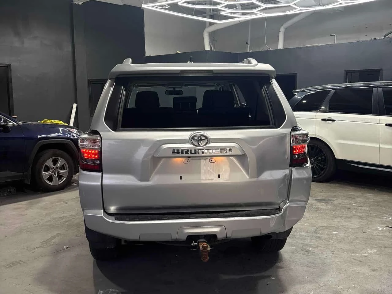 Toyota 4runner * 4WD * CARFAX * ОПЦИЯ ЗА ФИНАНСИРАНЕ , снимка 4 - Автомобили и джипове - 55623967