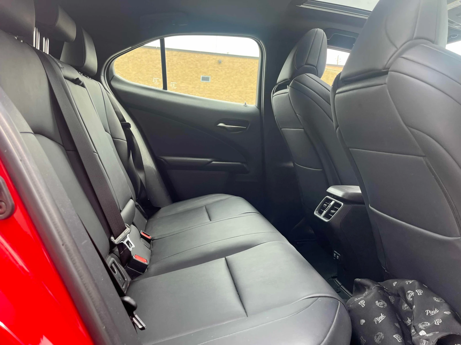 Lexus UX 250h  * CARFAX * ОПЦИЯ ЗА ФИНАНСИРАНЕ, снимка 13 - Автомобили и джипове - 56156349