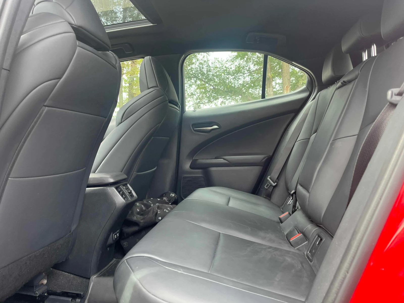 Lexus UX 250h  * CARFAX * ОПЦИЯ ЗА ФИНАНСИРАНЕ, снимка 12 - Автомобили и джипове - 56156349