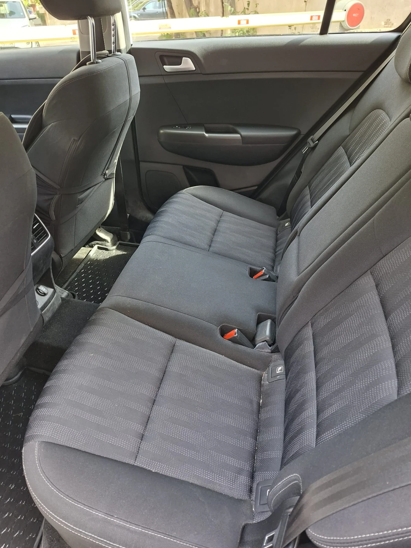 Kia Sportage, снимка 5 - Автомобили и джипове - 56516055