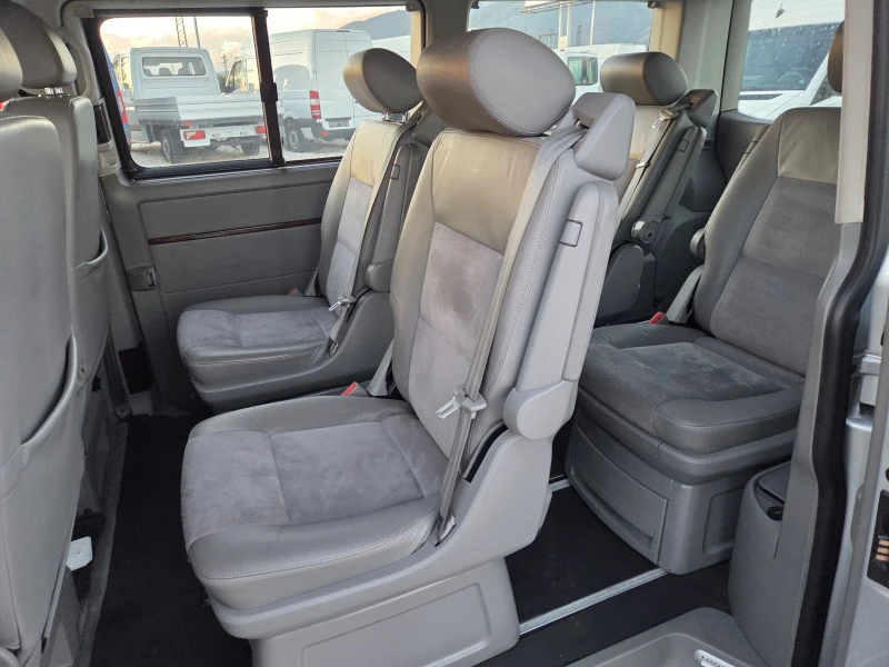 VW Multivan 2.5 TDI, Клима, Нави, Автомат, снимка 12 - Бусове и автобуси - 52171429
