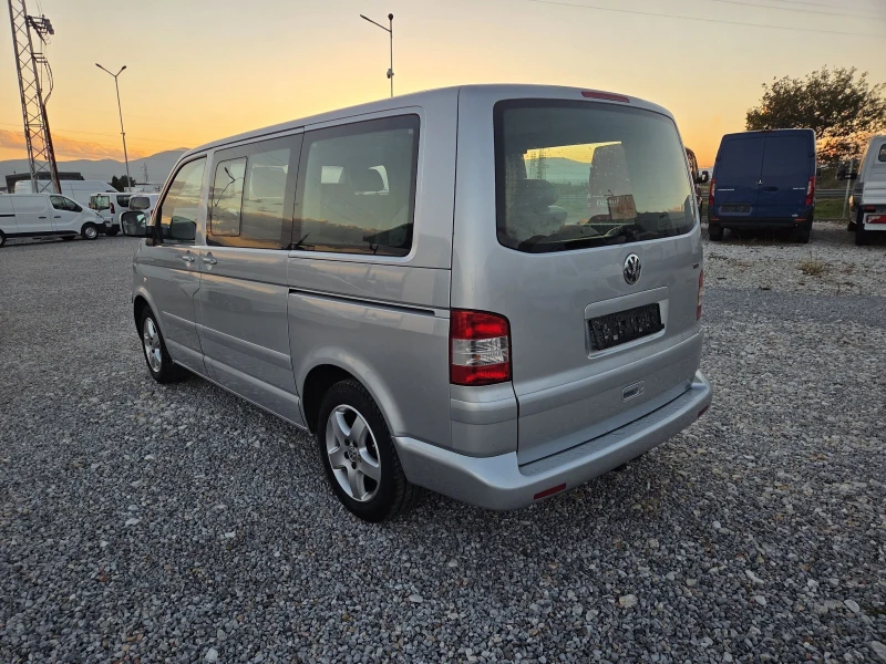 VW Multivan 2.5 TDI, Клима, Нави, Автомат, снимка 3 - Бусове и автобуси - 52171429