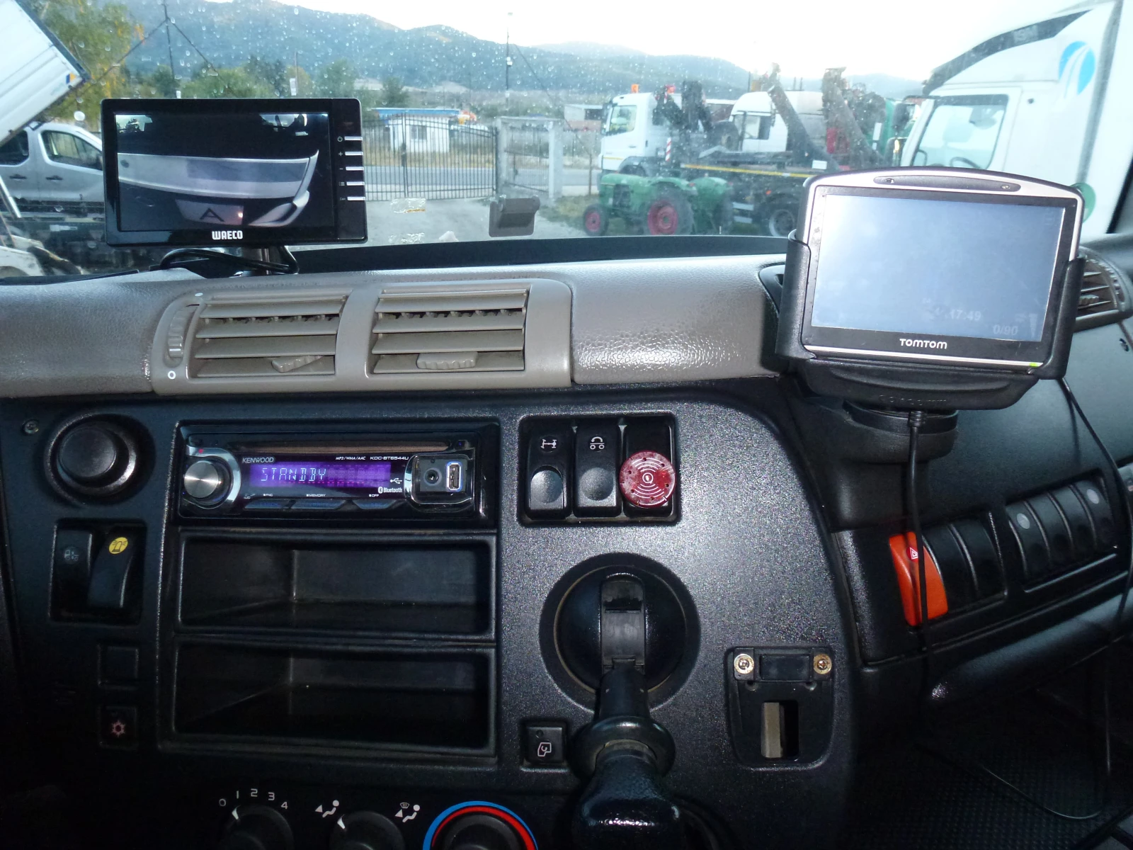 Daf CF 18 метра кран с дистанционно, снимка 16 - Камиони - 56232737