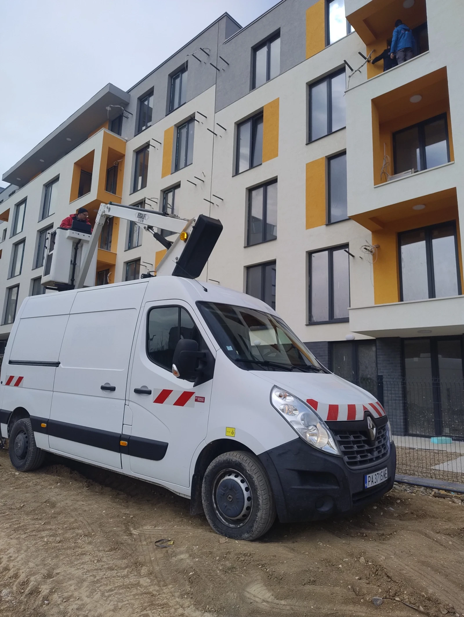 Автовишка Versalift Renault Master , снимка 2 - Индустриална техника - 53740839