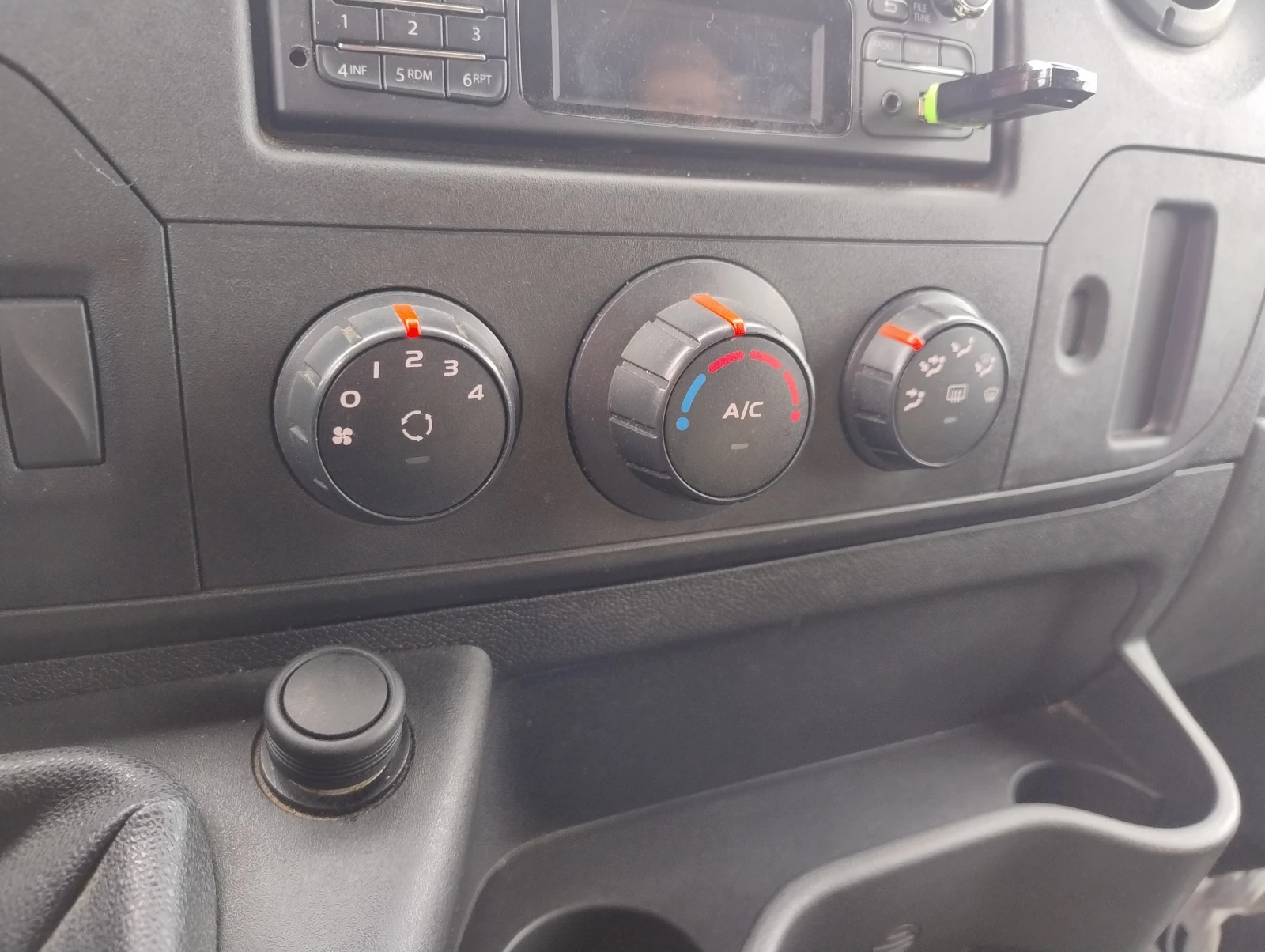 Автовишка Versalift Renault Master , снимка 12 - Индустриална техника - 53740839