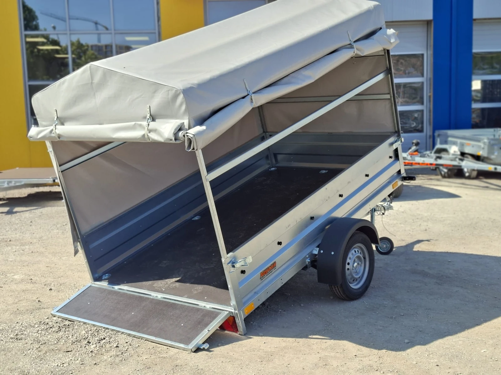 За автомобил Neptun N7-253 R HOBBY (С РЕСЬОРИ)